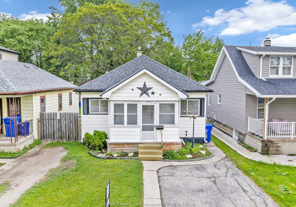 990-campbell-avenue-windsor-ontario-26019600