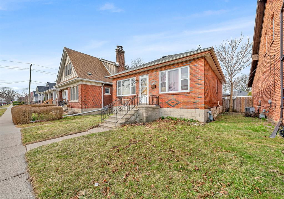1477-windermere-road-windsor-ontario-26019602