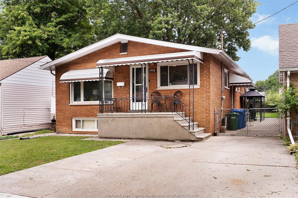 1938-ferndale-avenue-windsor-ontario-26019610
