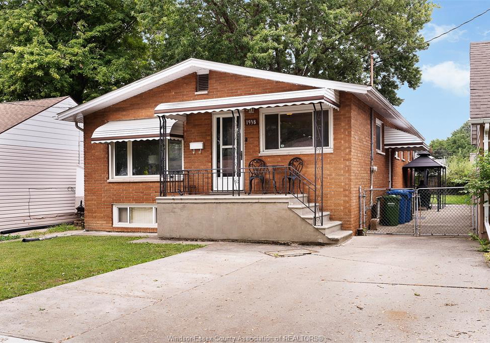 1938-ferndale-avenue-windsor-ontario-26019610