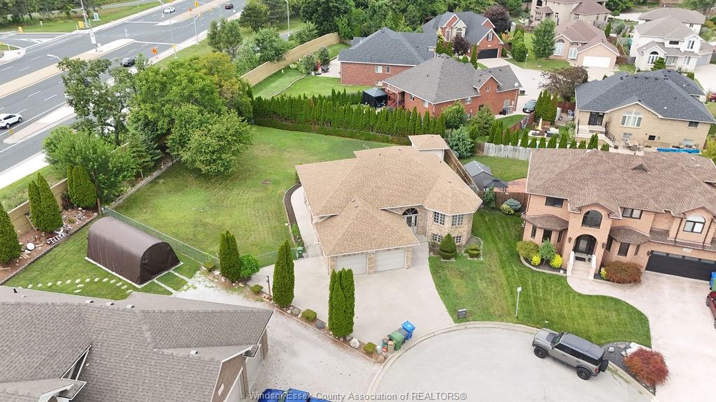 2672-fleming-court-windsor-ontario-26019620