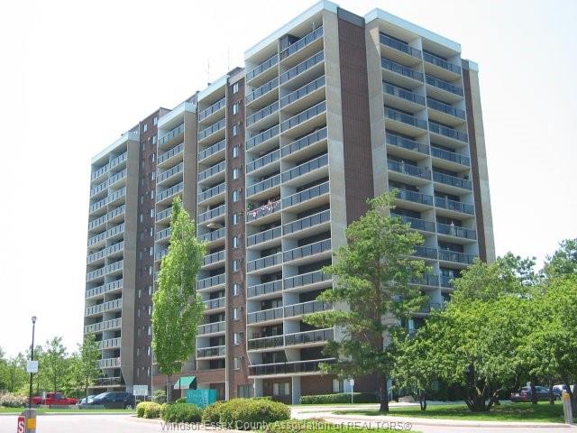 9099-riverside-drive-east-windsor-ontario-26019628