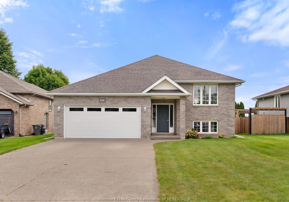 180-sunset-drive-harrow-ontario-26019642