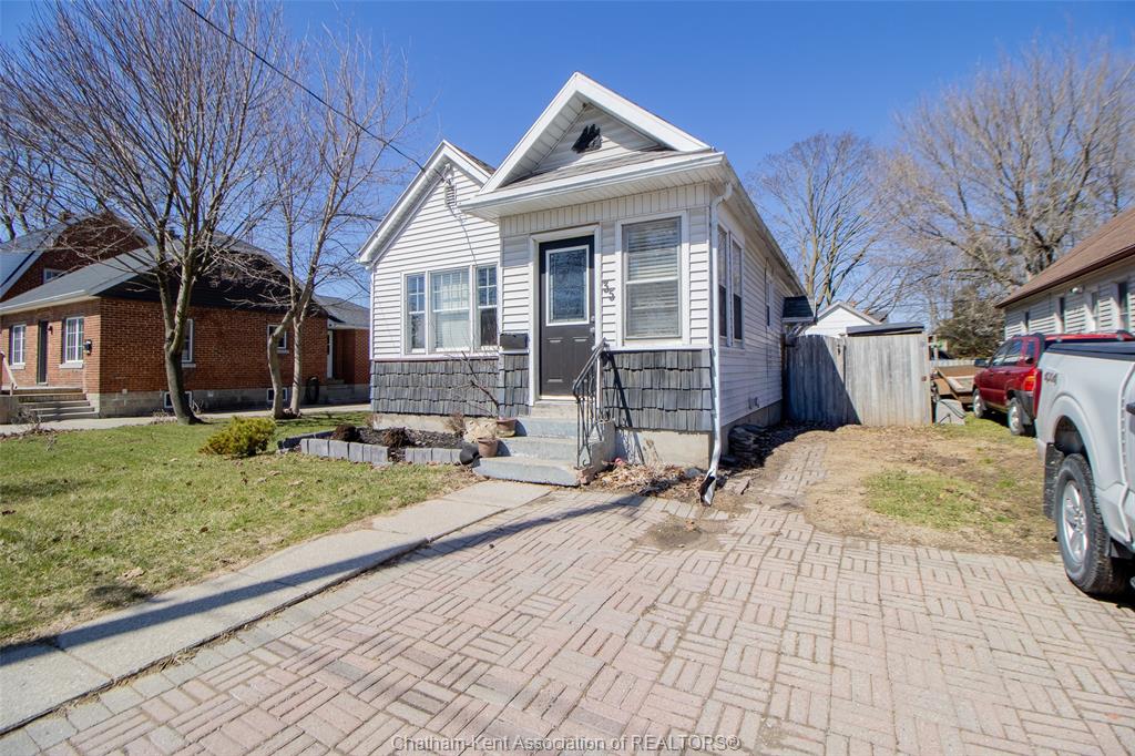 35-alexandra-avenue-chatham-ontario-26019658