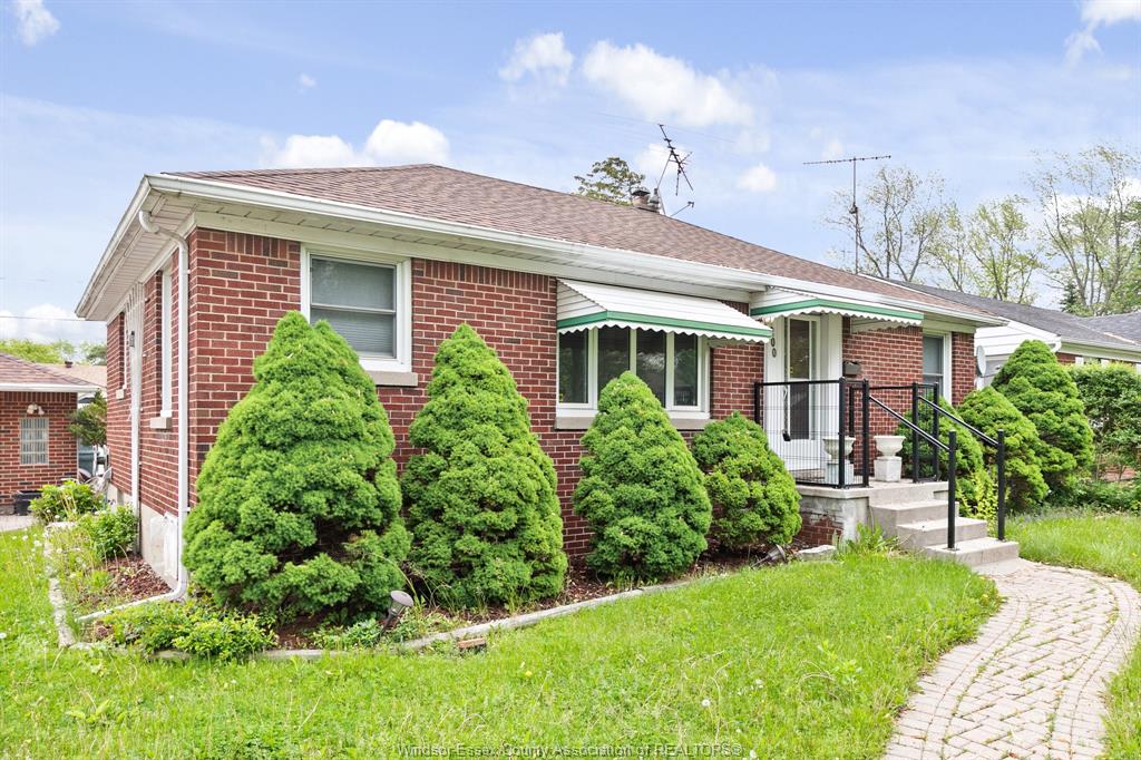 3200-longfellow-avenue-windsor-ontario-26019688