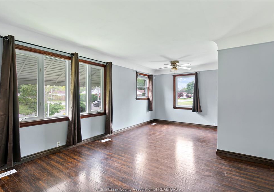 3200-longfellow-avenue-windsor-ontario-26019688
