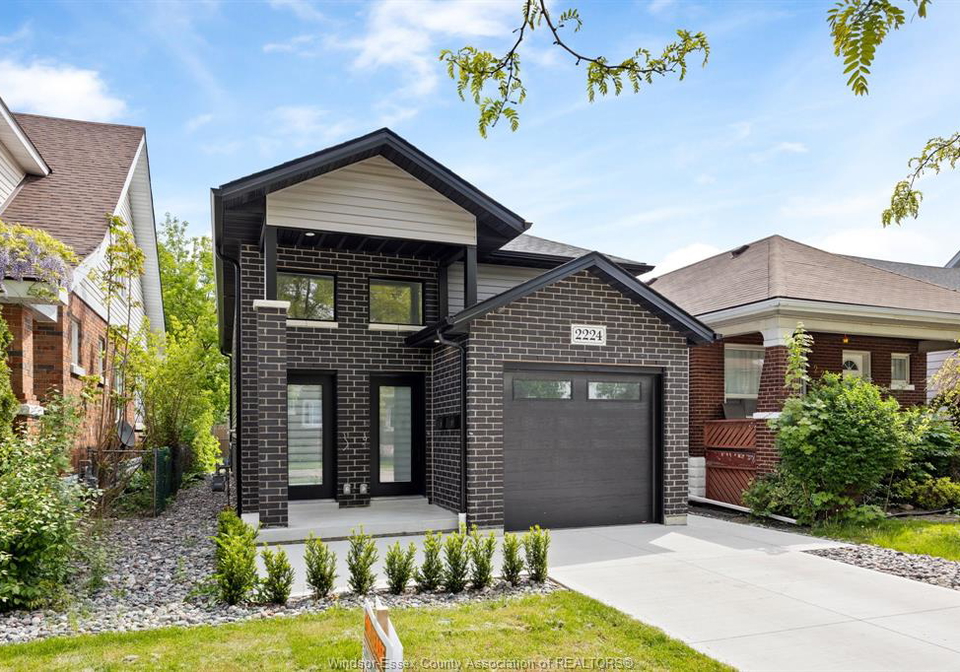 2224-fraser-windsor-ontario-26019701
