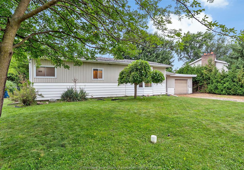 1797-everts-windsor-ontario-26019712
