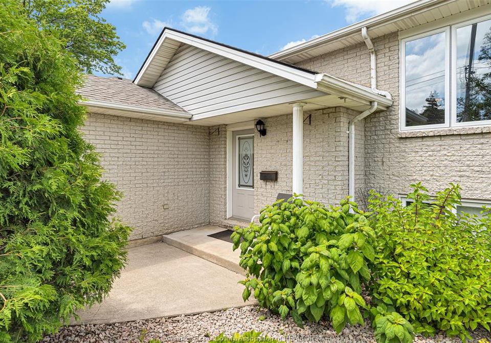 710-cabana-road-east-windsor-ontario-26019713