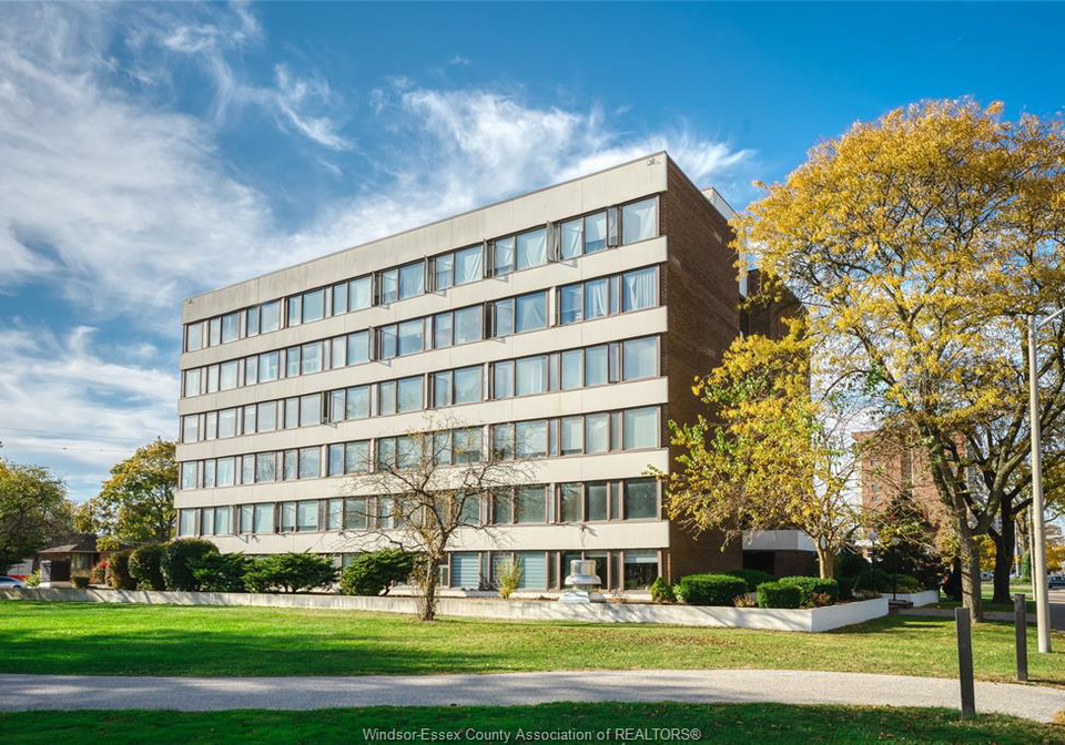 2144-pelissier-windsor-ontario-26019717