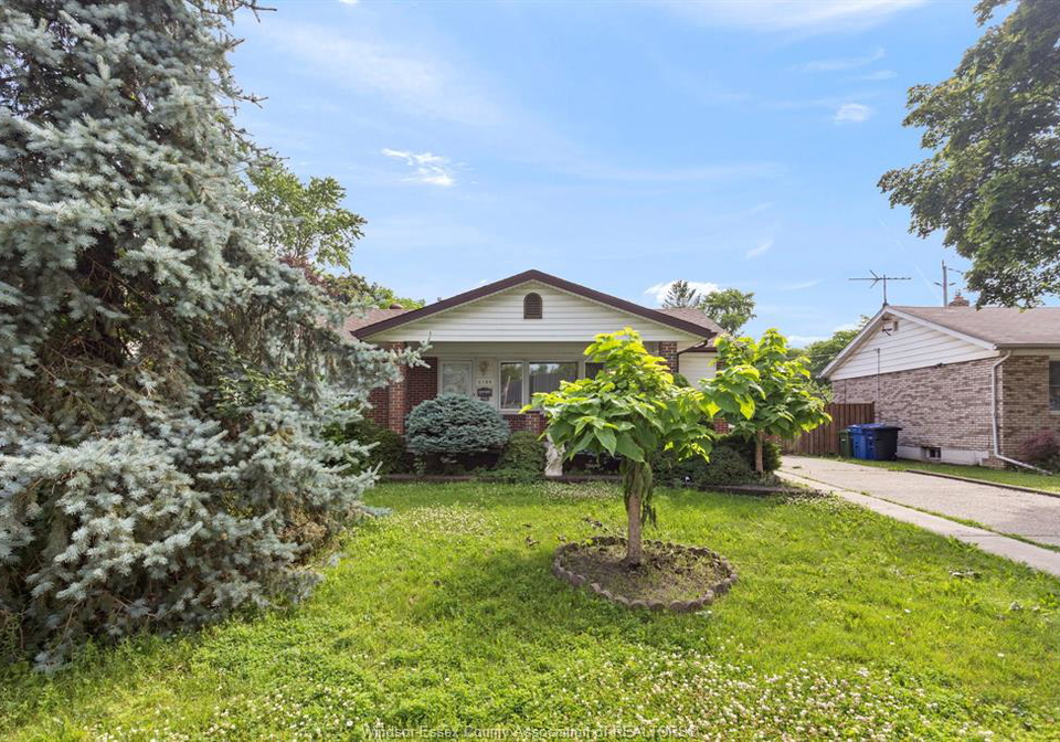 3180-morris-windsor-ontario-26019728