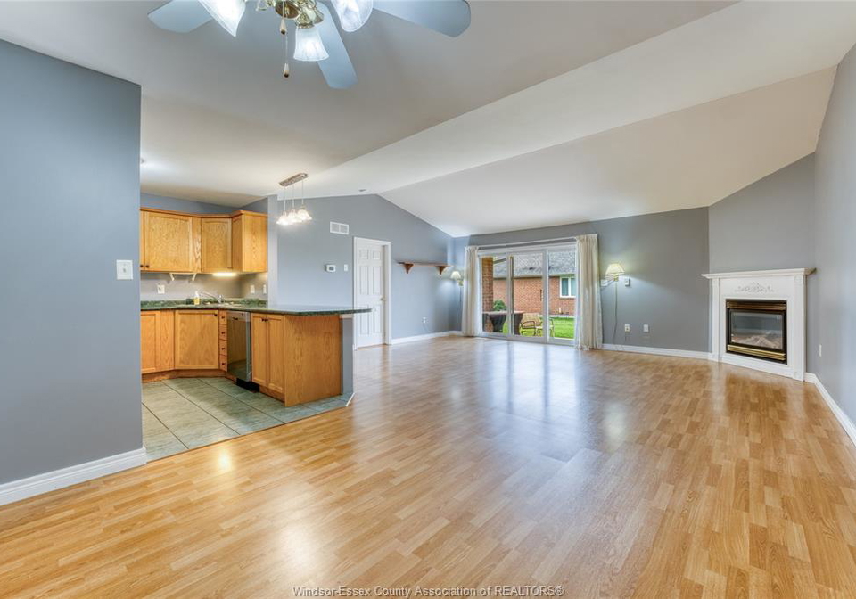 11181-firgrove-windsor-ontario-26019741