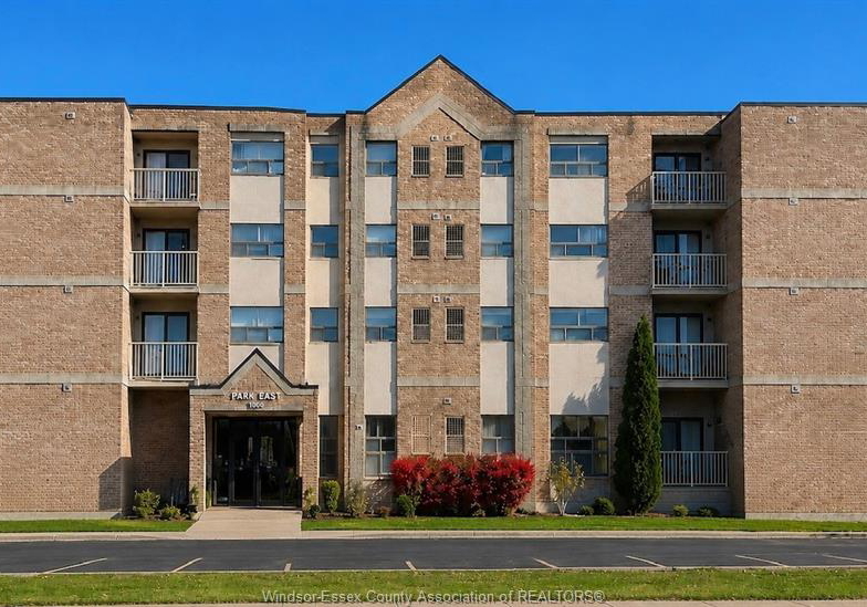 1160-lauzon-windsor-ontario-26019752