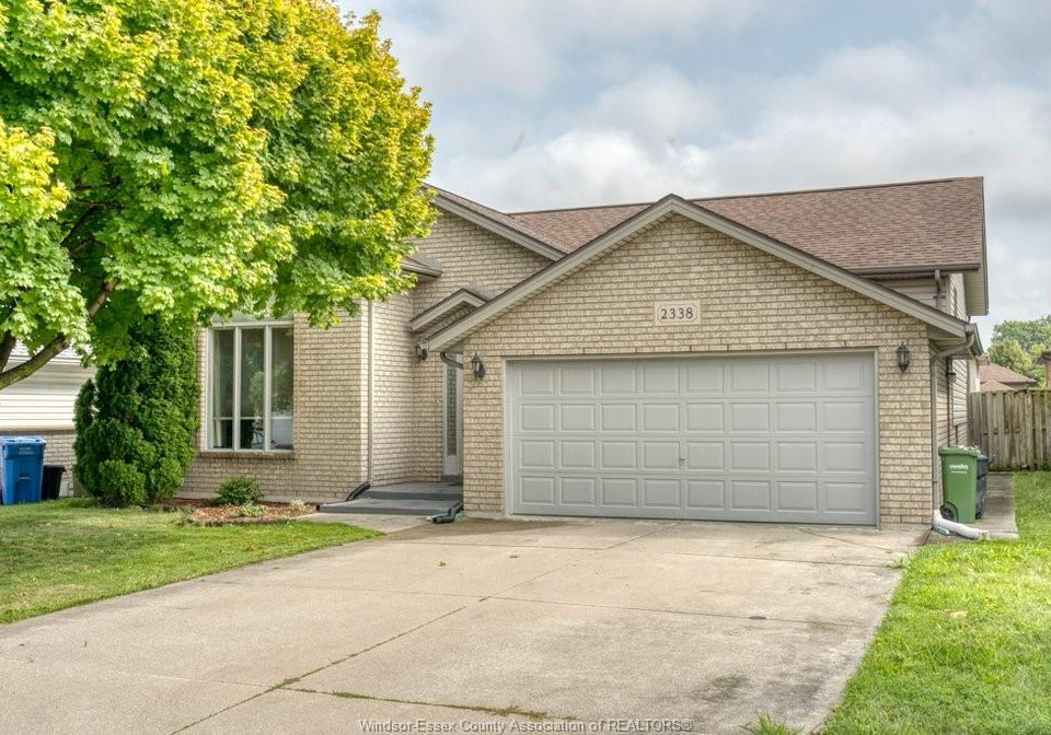 2338-northway-avenue-windsor-ontario-26019757