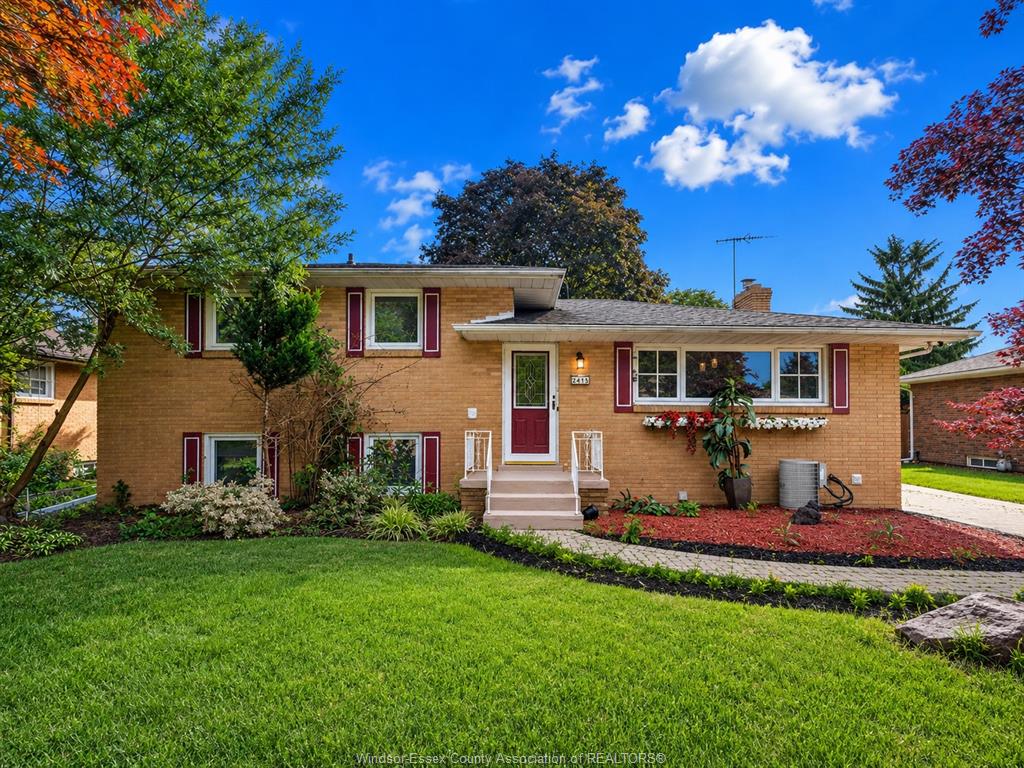 2445-everts-windsor-ontario-26019765