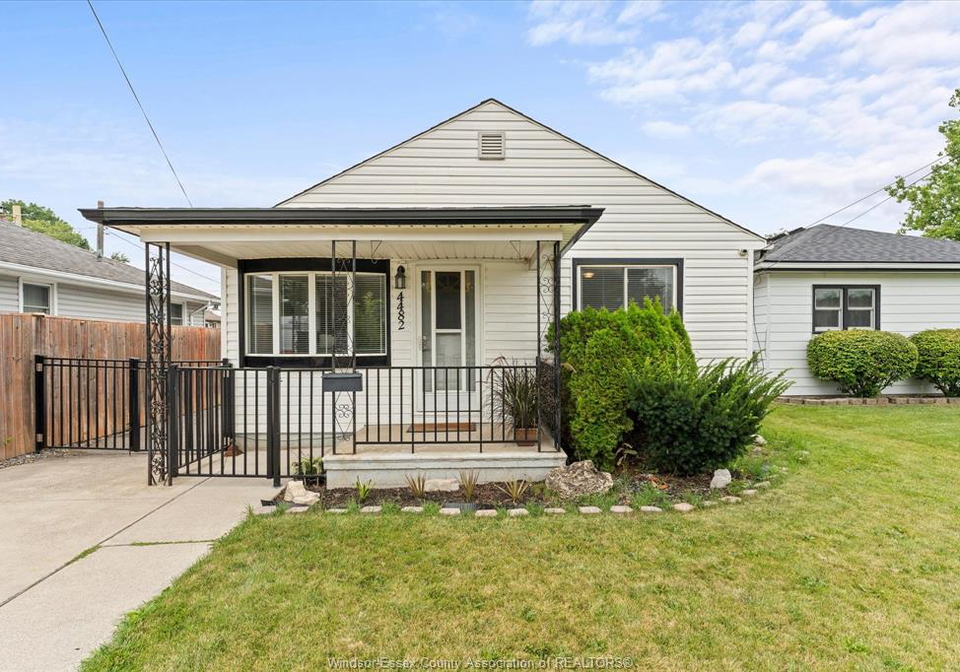 4482-grand-marais-road-east-windsor-ontario-26019770