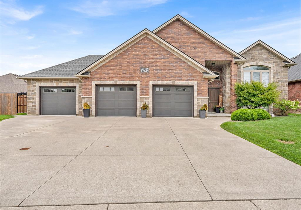 1385-pascal-avenue-lakeshore-ontario-26019771