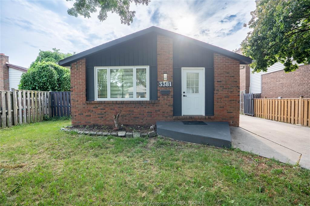 3381-pineview-crescent-windsor-ontario-26019794