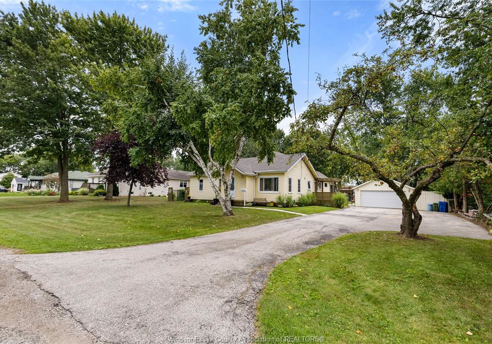 1233-croydon-drive-lasalle-ontario-26019798