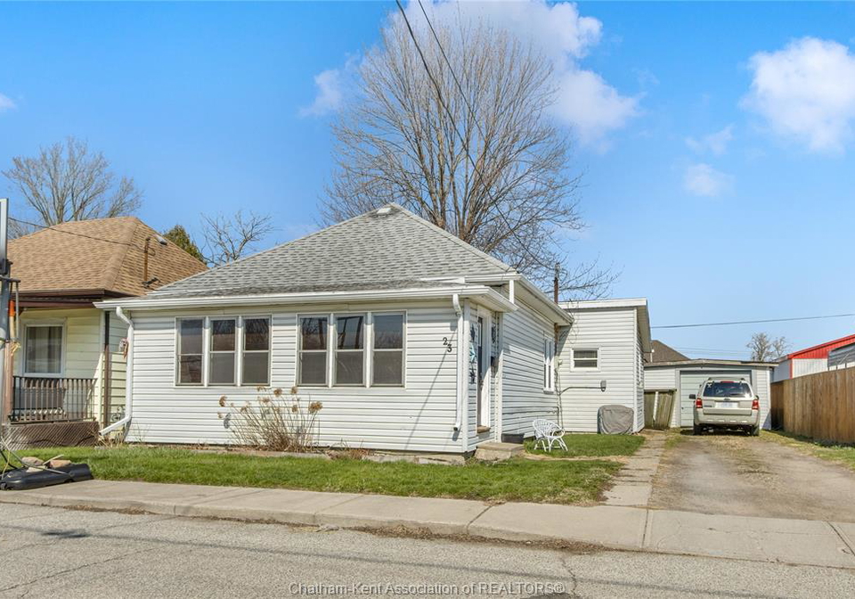 23-degge-street-chatham-ontario-26019836