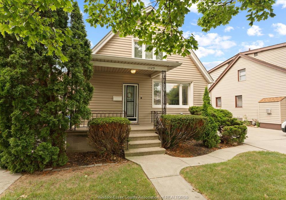 1729-windermere-windsor-ontario-26019847