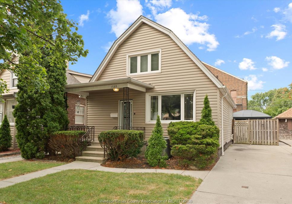 1729-windermere-windsor-ontario-26019847