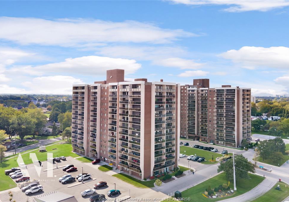 9099-riverside-drive-east-windsor-ontario-26019853