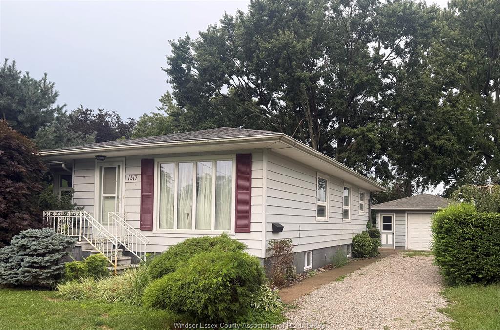 1317-clovelly-drive-kingsville-ontario-26019870