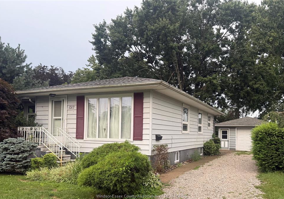 1317-clovelly-drive-kingsville-ontario-26019870