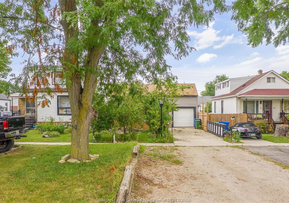 2616-parent-windsor-ontario-26019879