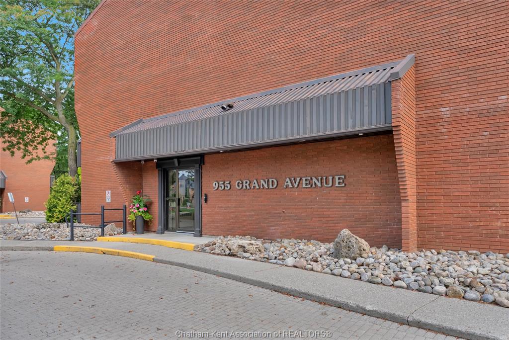 955-grand-avenue-west-chatham-ontario-26019930