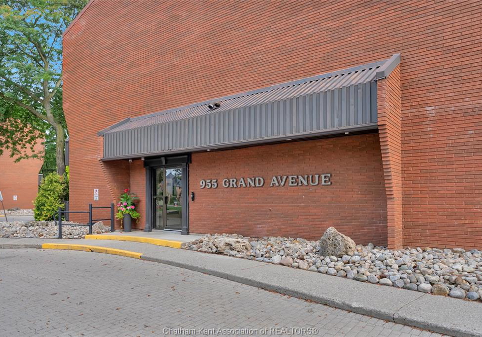 955-grand-avenue-west-chatham-ontario-26019930