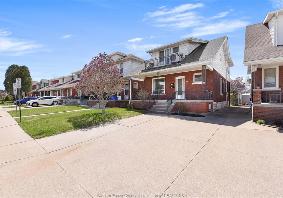 1069-marentette-avenue-windsor-ontario-26019941