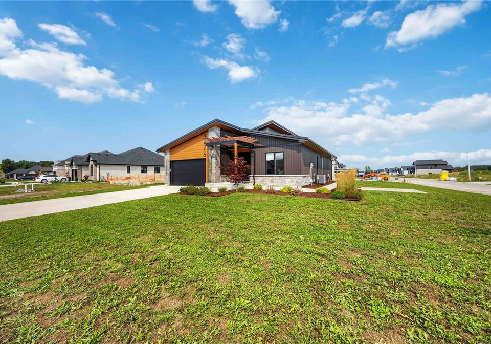 3476-paul-crescent-plympton-wyoming-ontario-26019955