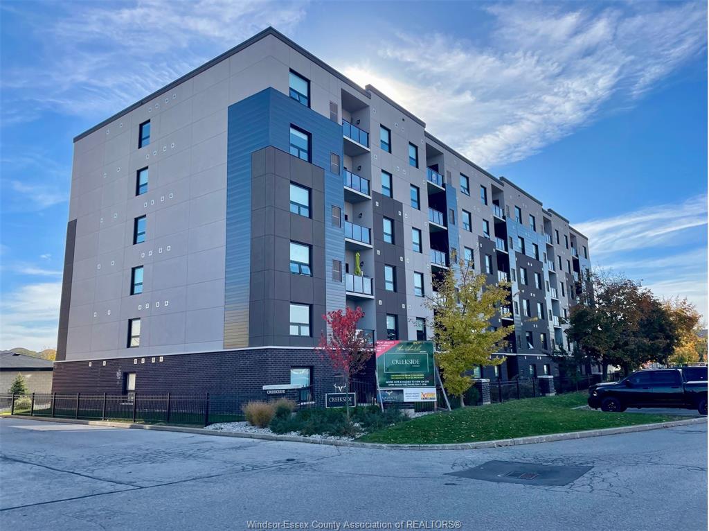 5865-ellis-street-lasalle-ontario-26019970