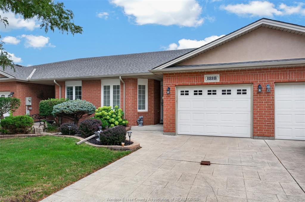 1818-luxury-windsor-ontario-26019974