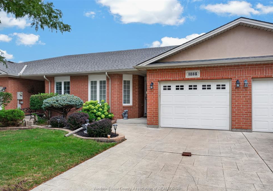 1818-luxury-windsor-ontario-26019974