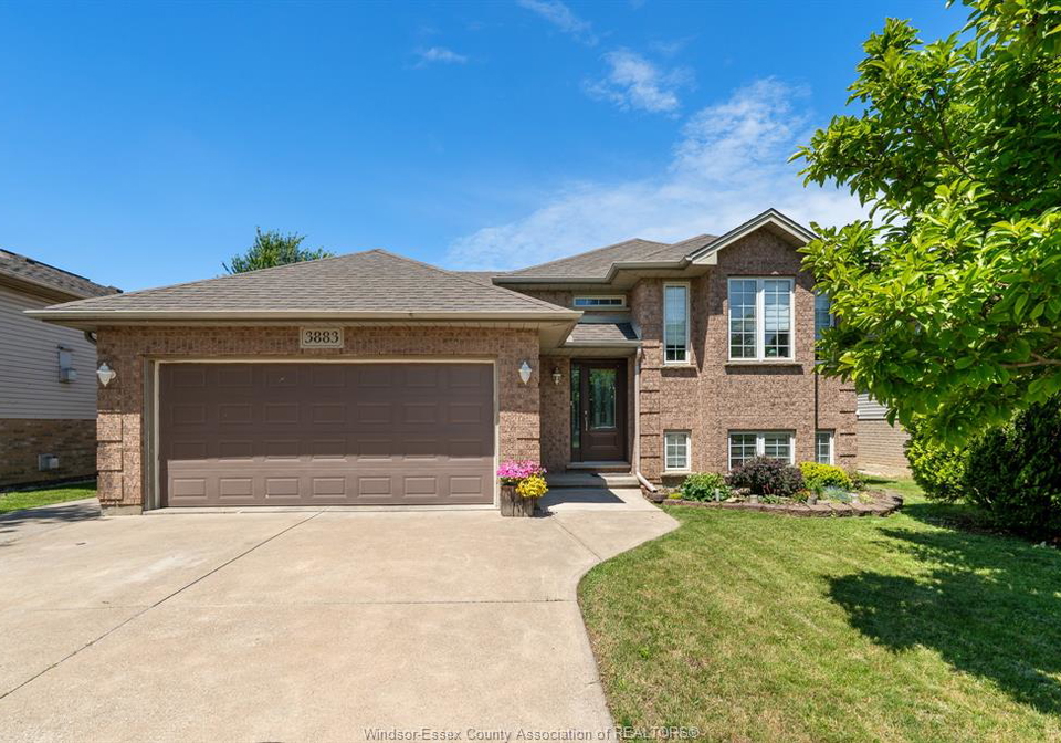 3883-aristotle-crescent-windsor-ontario-26020016