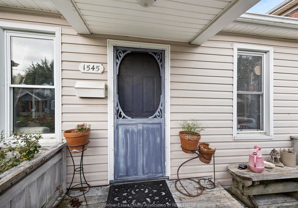 1545-lillian-avenue-windsor-ontario-26020051