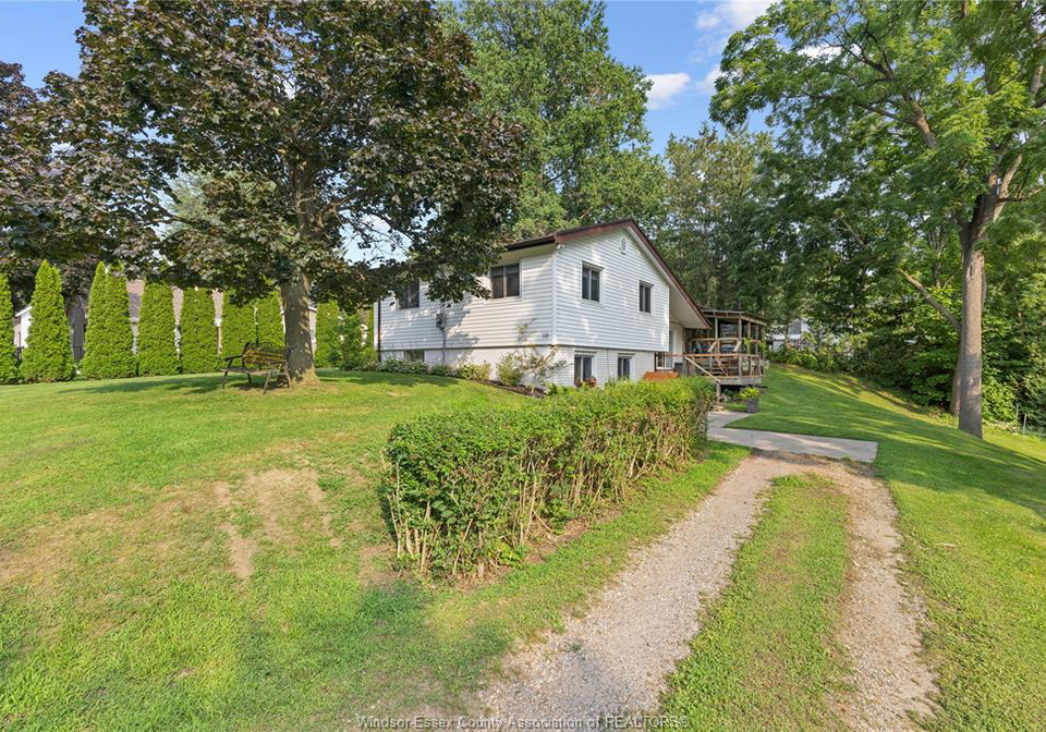 10-oak-street-tilbury-ontario-26020059
