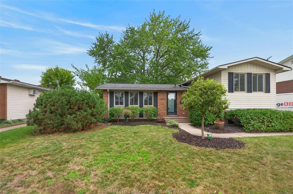 10650-atwater-crescent-windsor-ontario-26020064
