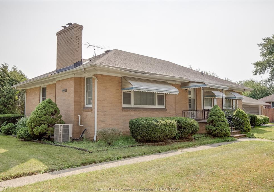 4305-pleasant-place-windsor-ontario-26020083