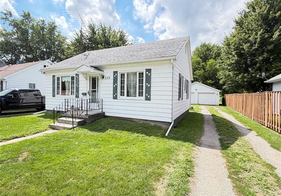 225-university-avenue-wallaceburg-ontario-26020088