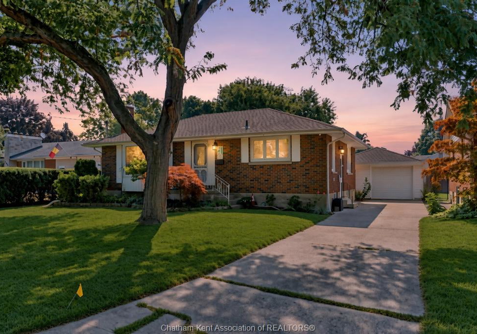 176-mercer-street-chatham-ontario-26020089