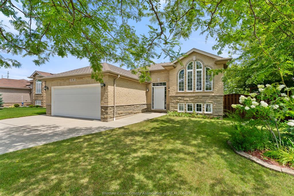 17-hazel-crescent-kingsville-ontario-26020101
