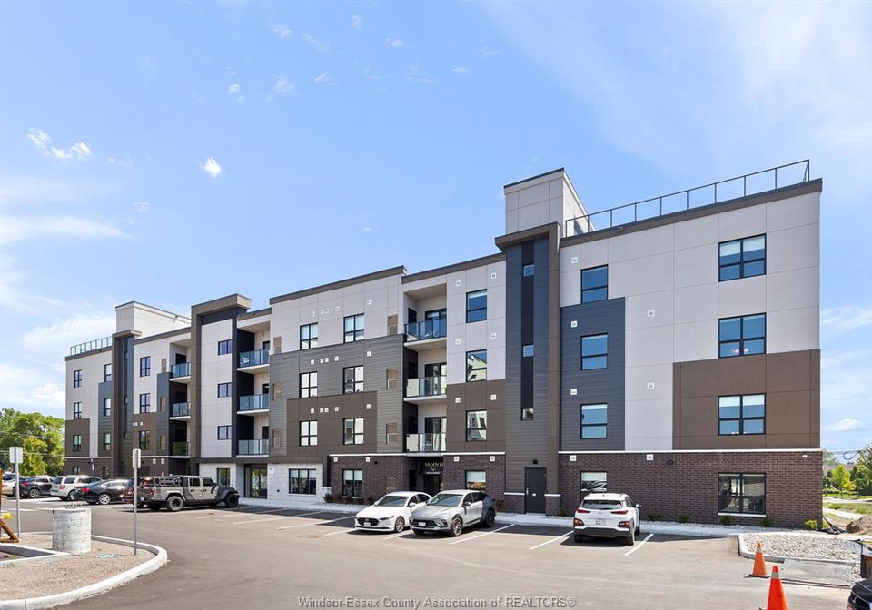 5885-ellis-street-lasalle-ontario-26020102