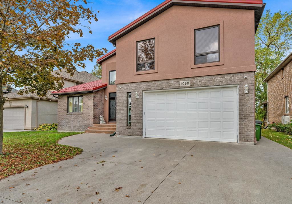 1098-stoneybrook-crescent-windsor-ontario-26020105