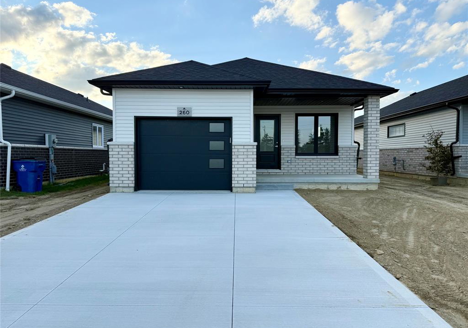 244-ironwood-trail-chatham-ontario-26020116