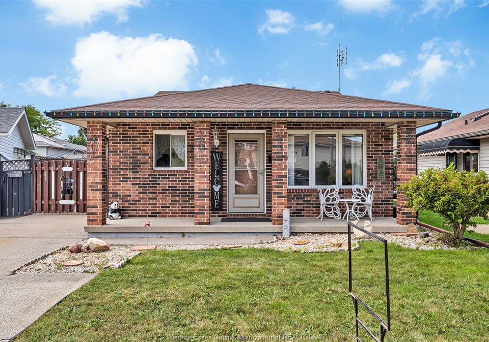 3269-candlewood-crescent-windsor-ontario-26020118