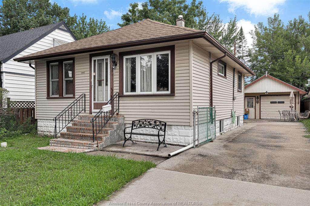 1547-ellrose-avenue-windsor-ontario-26020134